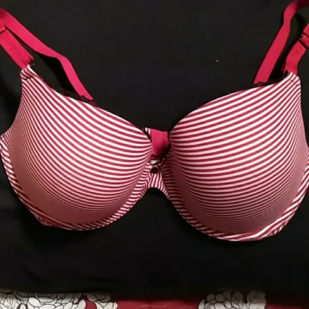 Maidenform - NWOT 36D Striped Red/White Bra